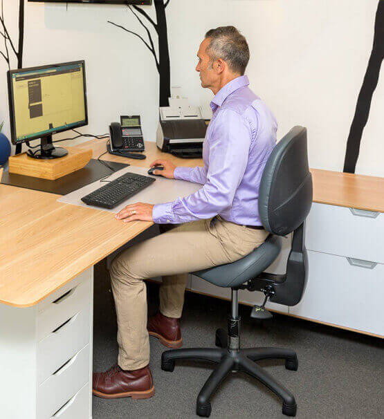 https://www.bambach.com.au/wp-content/uploads/2018/10/corporate-saddle-chair.jpg